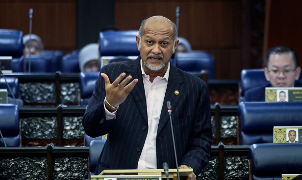 Pusat data tingkat peluang pekerjaan berkemahiran tinggi, gaji cecah RM30,000 sebulan - Gobind Singh Deo