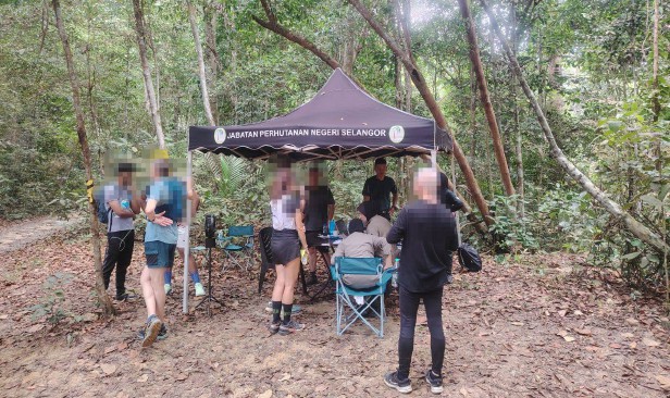 45 ditahan ceroboh Hutan Simpan Ayer Hitam: "Kami tak tahu, cuma nak mandi"