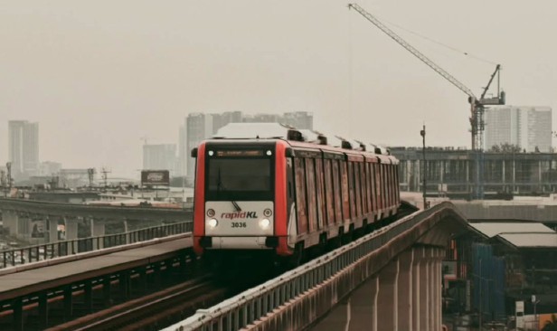 Dawai halus sangkut punca letupan kecil babit tren LRT - Rapid KL