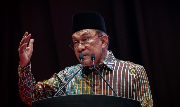 "Kerajaan akan perkasa inisiatif wakaf dakwah" - PM Anwar