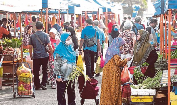 Kerajaan kaji perluas guna kod QR SARA ke pasar tamu, pasar tani – MOF