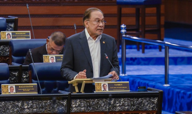 Kerajaan jangka tanggung subsidi produk petroleum hampir RM40 bilion jika harga semasa kekal - PM Anwar