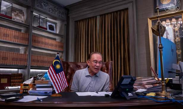Selepas 9 tahun, Malaysia sedia sambut kepulangan F1 ke litar Sepang - PM Anwar