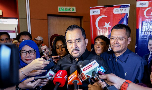Dr Asyraf Wajdi dakwa BN dahului di 33 kerusi DUN, PH 7