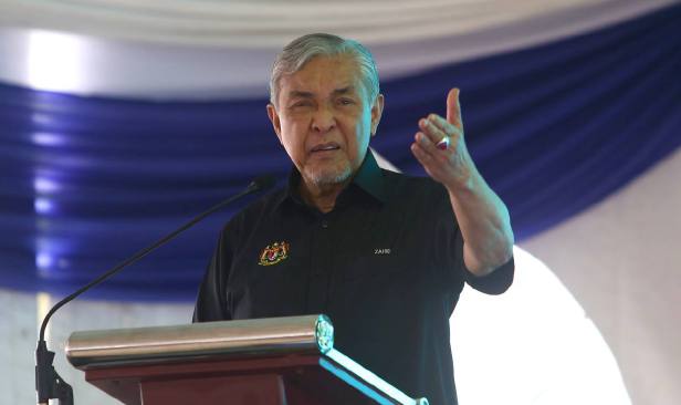 "Ada 6 hari lagi untuk kempen... saya tak fikir Sanusi perlu datang Negeri Sembilan" - Zahid