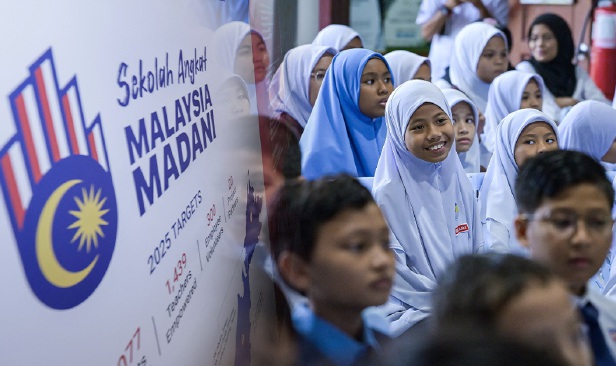 Sekolah Angkat MADANI perkasa pendidikan secara menyeluruh