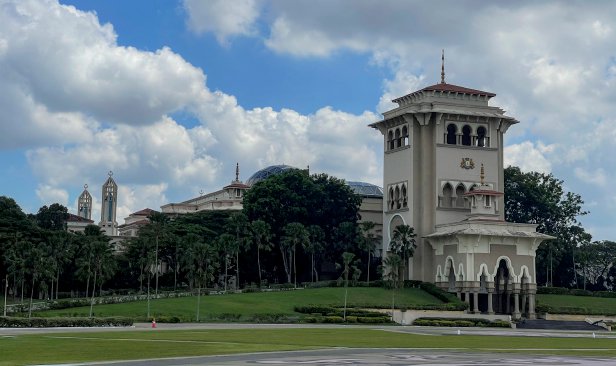 PRN Johor pertembungan antara prestasi dan persepsi