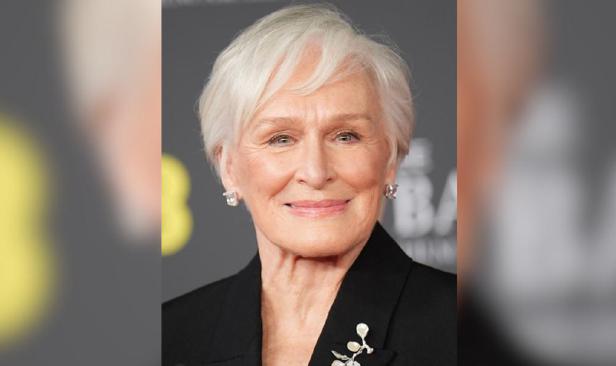 Glenn Close dapat trofi kehormat Oscar