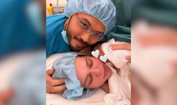 Nelydia Senrose selamat timang bayi lelaki