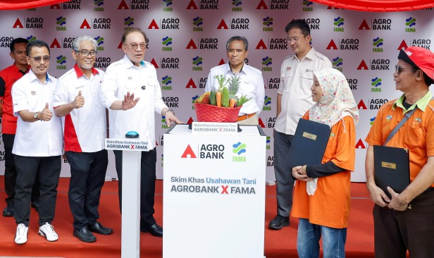 Agrobank, FAMA perkasa usahawan tani melalui skim pembiayaan mikro