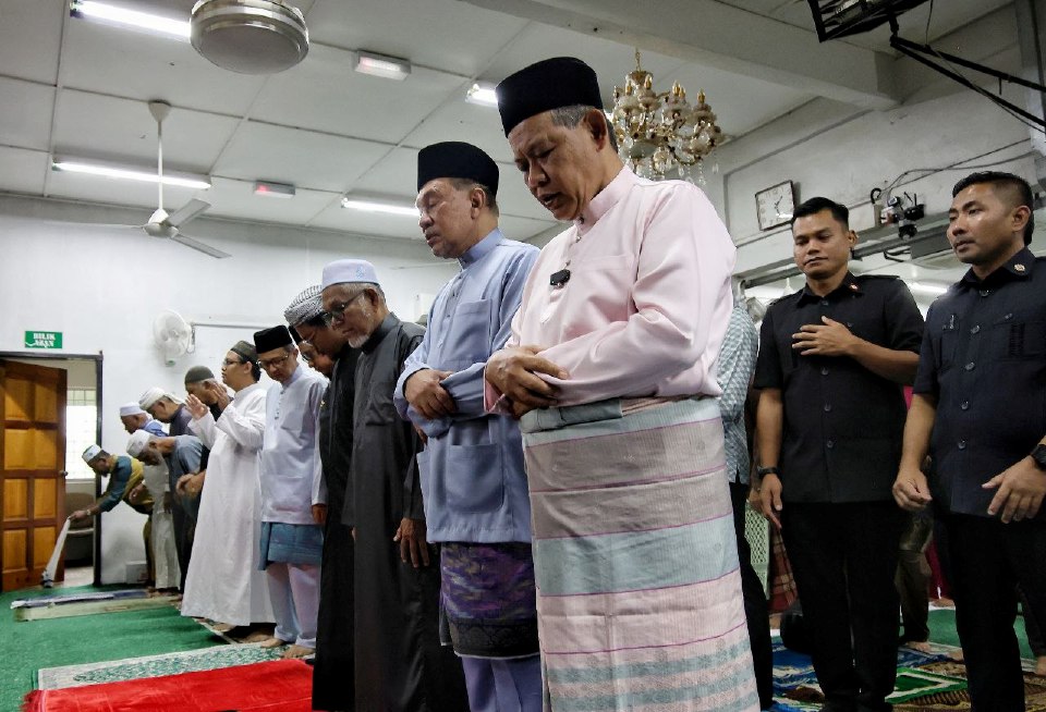 'Reben saya potong mahal...buka kawasan industri, bawa masuk pelaburan, tawar peluang pekerjaan'