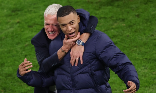 Ucapan penuh emosi Mbappe buat Deschamps