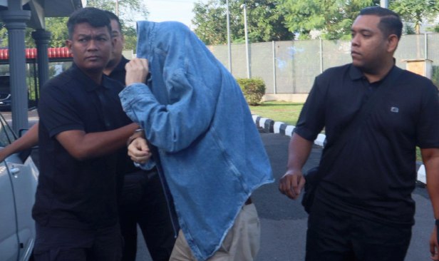 Lelaki bankrap sejak 2017 berdepan 207 pertuduhan jadi pengarah syarikat, masuki kontrak perniagaan