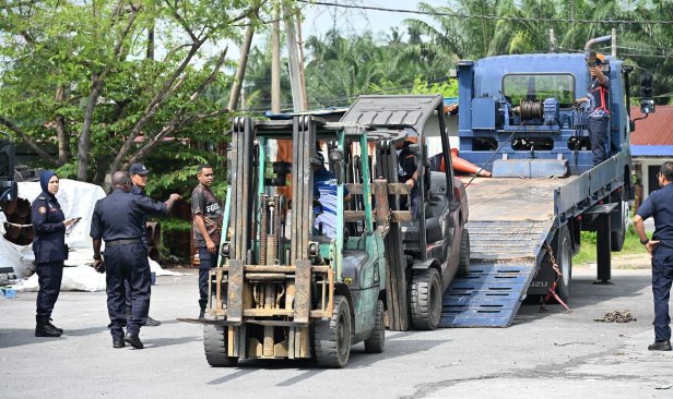 MPKS tutup 2 kilang kitar semula plastik