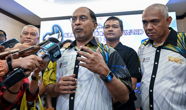 Penyertaan ramai golongan muda dalam UMNO satu perkembangan positif -  Zambry