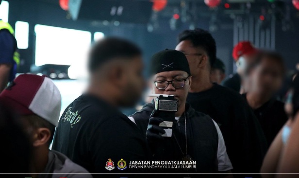DBKL serbu pusat hiburan, 52 pengunjung Islam dikesan minum arak