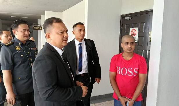Memiliki lebih 35,000 liter minyak diesel tanpa lesen, lelaki Bangladesh dipenjara 6 bulan, denda RM20,000