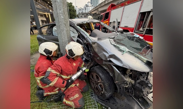 Lelaki tersepit, 3 cedera kemalangan 3 kenderaan