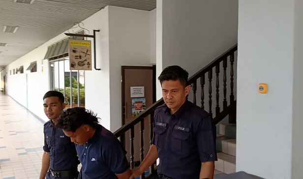 Lelaki dipenjara, gagal bayar denda atas kesalahan rakam anak gadis jiran mandi