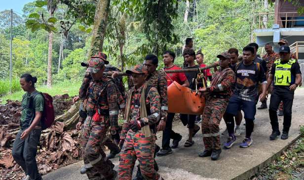 Bomba selamatkan pendaki cedera di Gunung Chemerong
