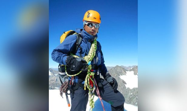 Kicok, anak Malaysia berjaya tawan puncak Everest hari ini