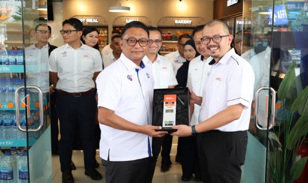 BHPetrol pasang sistem solar di 50 stesen dengan kerjasama MARA Inc