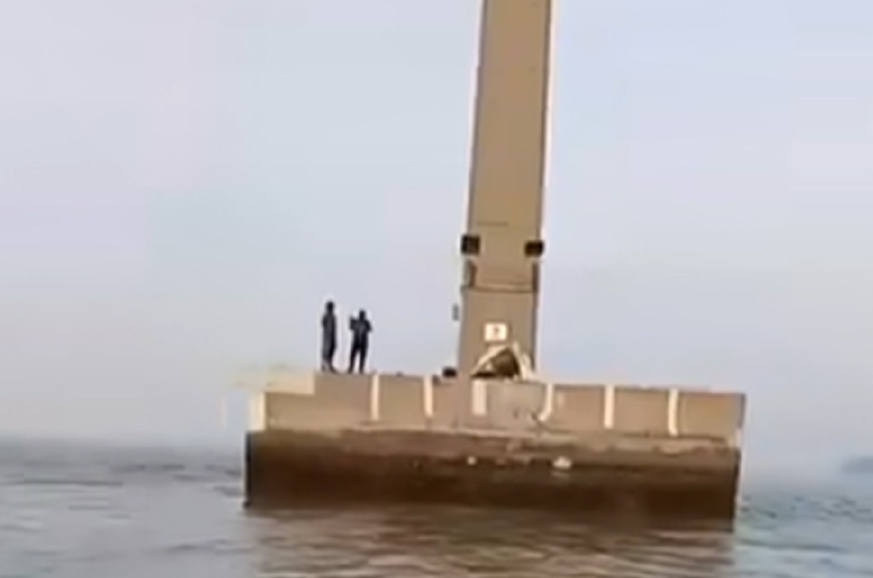 "Nampak kepala tenggelam timbul sebelum tak lama kemudian terus senyap" - Saksi kes pemancing jatuh Jambatan Pulau Pinang
