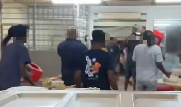 Warga emas cedera diserang di kedai makan