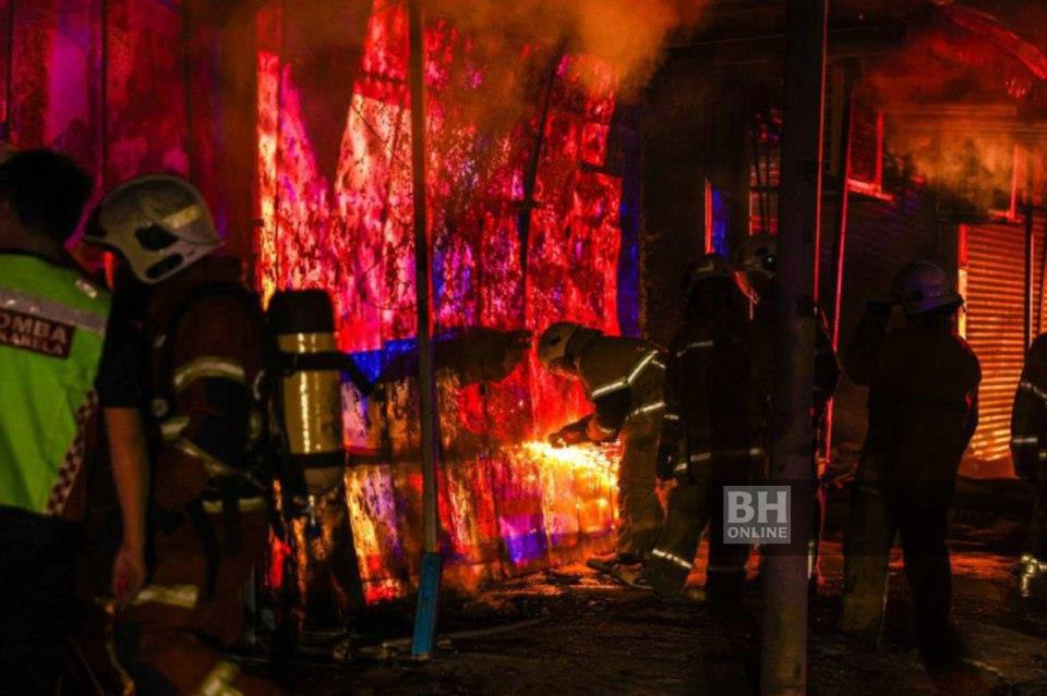 Operasi pemadaman sisa kebakaran Pasar Borong Selangor diteruskan