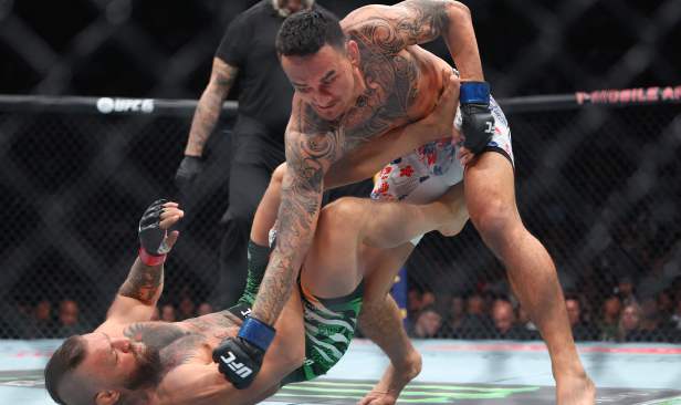 Kepulangan McGregor ke UFC berakhir dengan kekalahan