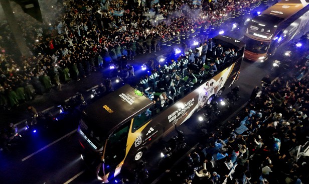 Ribuan penyokong tetap sambut skuad Argentina