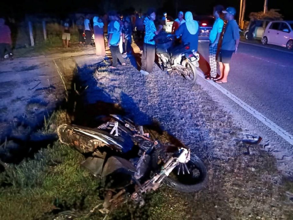 Pelajar Tingkatan Empat maut, motosikal dirempuh kereta di Kampung Mangkuk