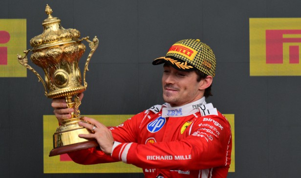 Leclerc hadiah kemenangan ke-250 Ferrari