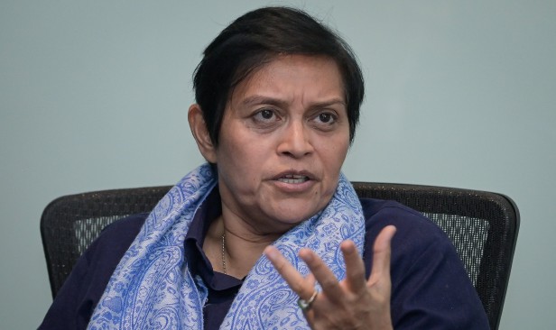 Beri ruang siasatan isu 'mafia korporat' dijalankan secara bebas, telus - Azalina