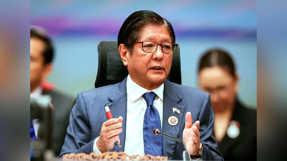 Presiden Marcos kembali ke rutin biasa di tengah-tengah spekulasi kesihatan