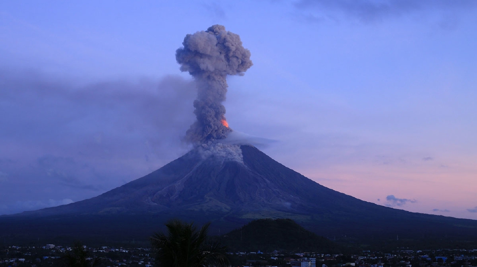 Aktiviti Gunung Berapi Mayon: Marcos arah tindak balas menyeluruh bantu komuniti terjejas