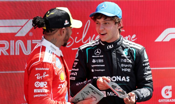 Antonelli sambar petak utama Silverstone