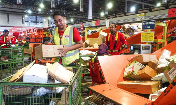 Pos Malaysia satukan perkhidmatan kurier domestik, antarabangsa di bawah Pos Laju