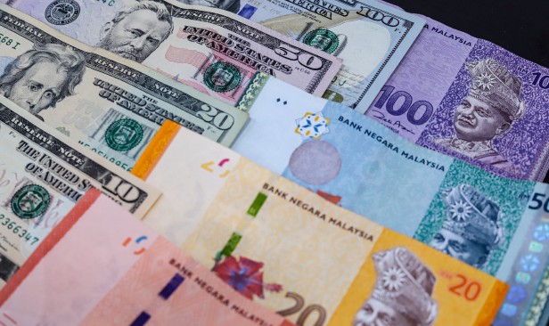 Ringgit ditutup tinggi berbanding dolar AS, mata wang utama