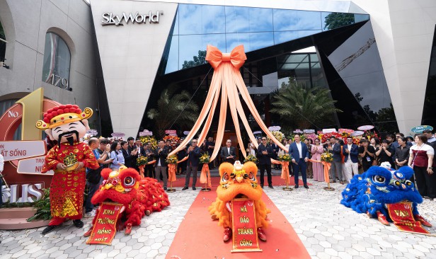 SkyWorld buka galeri jualan pertama luar negara di Vietnam