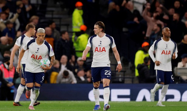 Spurs makin cemas selepas seri dengan Leeds