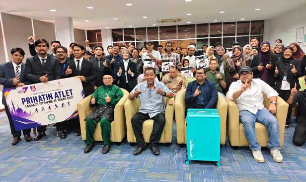 Tujuh bekas atlet terima tajaan umrah