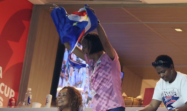 Ibu Vozinha akhirnya tonton aksi cemerlang penjaga gol