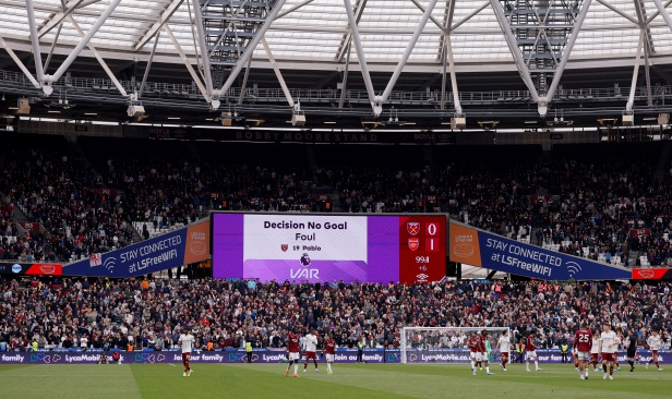 Keputusan batalkan gol West Ham tepat - Webb